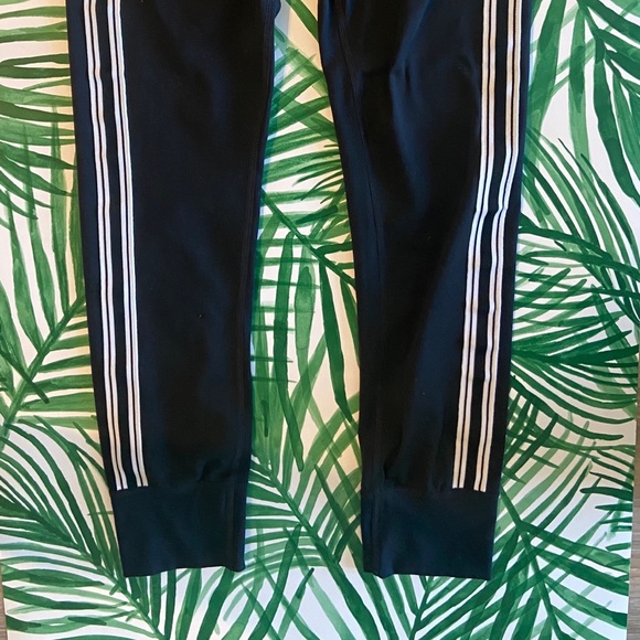 Gap Running Legging - Picture 2 of 4